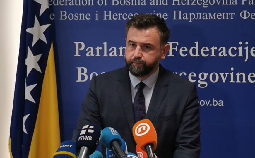 Dennis Gratz: 'Apelujem na SDP da zaustave imenovanje Vukoje. To nije dobro za BiH'
