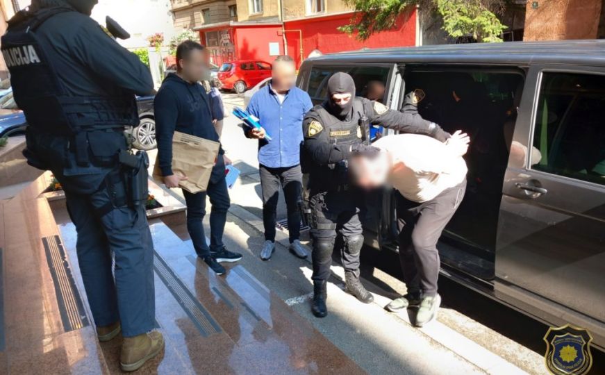 Policijska akcija u Sarajevu: Ucjenjivao žene privatnim fotografijama i tražio novac, odmah uhapšen