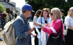 Obilježen Dan bijelih traka u Prijedoru: Sjećanje na 3.176 ubijenih i nestalih Prijedorčana