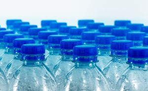 Promjene nakon uvođenja čvrsto pričvršćenih čepova na boce: Neka pakiranja više neće biti dozvoljena