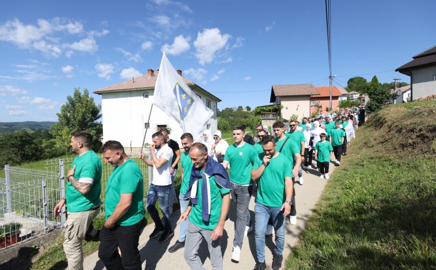 Stotine učesnika na "Stazi smrti“: Sjećanje na stanovnike BiH odvedene u koloni "Bijeli potok“ 1992.