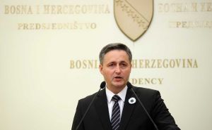 Oglasio se Denis Bećirović o "mirnom razduživanju" i Miloradu Dodiku poslao poruku