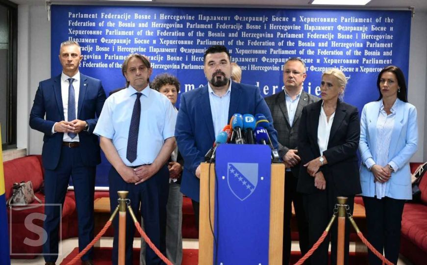 Demokratska fronta oštro reagirala: 'Demantujemo podršku Amiru Puriću'