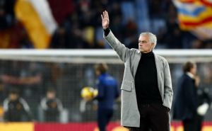 Stigla zvanična potvrda: Jose Mourinho novi trener Edina Džeke