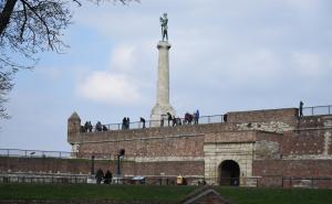 Nesretan slučaj u Beogradu: Muškarac na Kalemegdanu pao sa 20 metara visine, evo šta kažu svjedoci