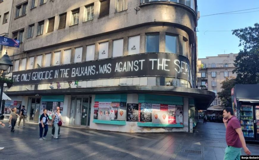 U centru Beograda osvanuo sramotan grafit koji negira Rezoluciju o Srebrenici