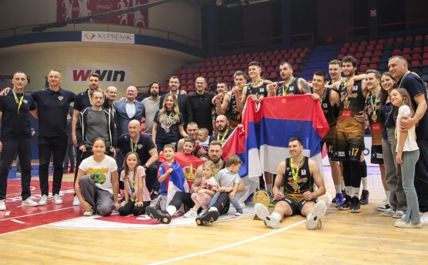 Sramotno: Košarkaši Igokee osvojili prvenstvo BiH i raširili zastavu Srbije