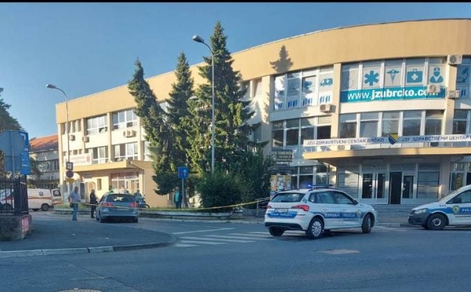 Pucnjava ispred Doma zdravlja u Brčkom: Ima povrijeđenih?