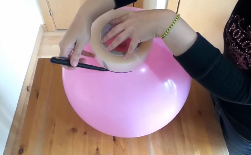 Kreativni uradi sam projekt: Kako napraviti prelijep luster od balona i špage