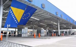 Zbog gužvi na granici voće godinama propada: 'Nepovratno gubimo kupce, Hrvatska ne želi saradnju'