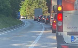Nova saobraćajna nesreća na bh. cestama: Jedna osoba prevezena na KCUS