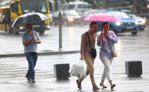 Nevrijeme stiglo u Sarajevo: Za 15 minuta od ljetnog vremena do kišne katastrofe