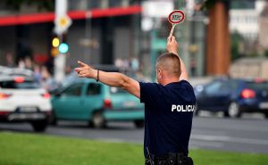 MUP KS oduzeo automobil od bahatog vozača: Za neplaćene kazne duguje 14.279 KM