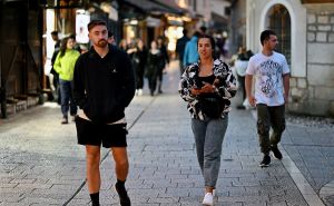 Noćna idila Sarajeva: Osvježenje i šetnja uz mirise Baščaršije