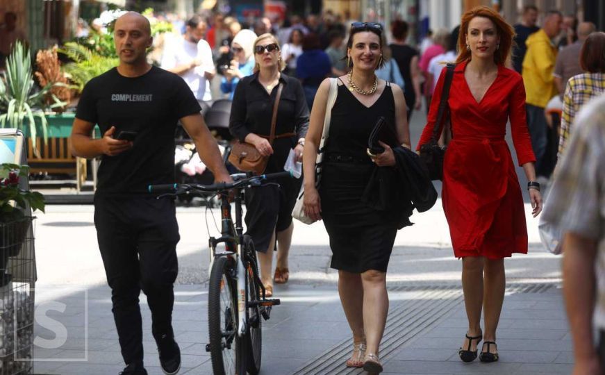 Šetnja Sarajevom: Sunčani petak izmamio građane na ulicu