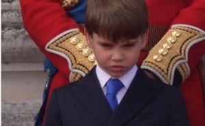 Mali princ Louis nasmijao fanove: Pogledajte kako se ponašao tokom ceremonije