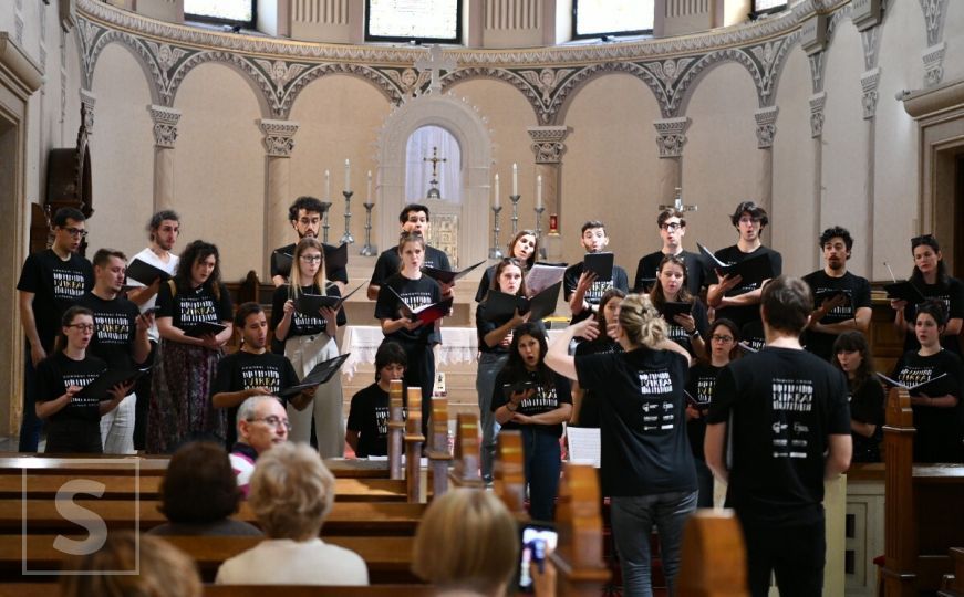 Kamerni hor VIKRA nastupio u okviru nedjeljne mise u Crkvi sv. Josipa u Sarajevu