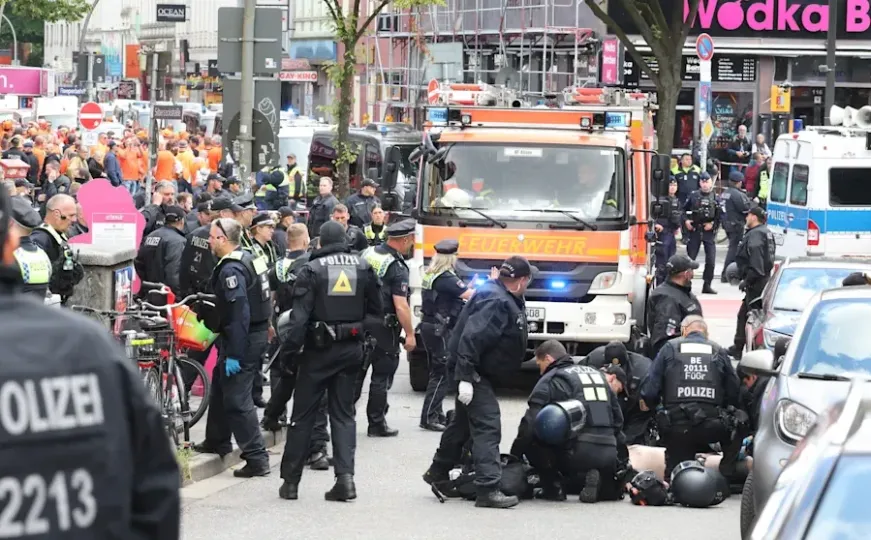 Uznemirujući snimak: Pogledajte trenutak kada je njemačka policija pucala prema čovjeku