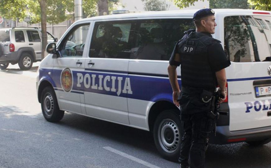 Užas u Crnoj Gori: S ručnom bombom šetao kroz centar grada, policija ga odmah uhapsila