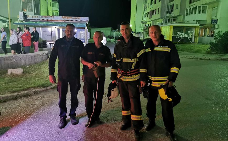 Svaka čast: Vatrogasci u BiH intervencijom pomogli bolesnoj osobi koja je bila zaključana u stanu