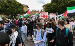 Propalestinski demonstranti u Španiji ležali na zemlji simulirajući da su mrtvi