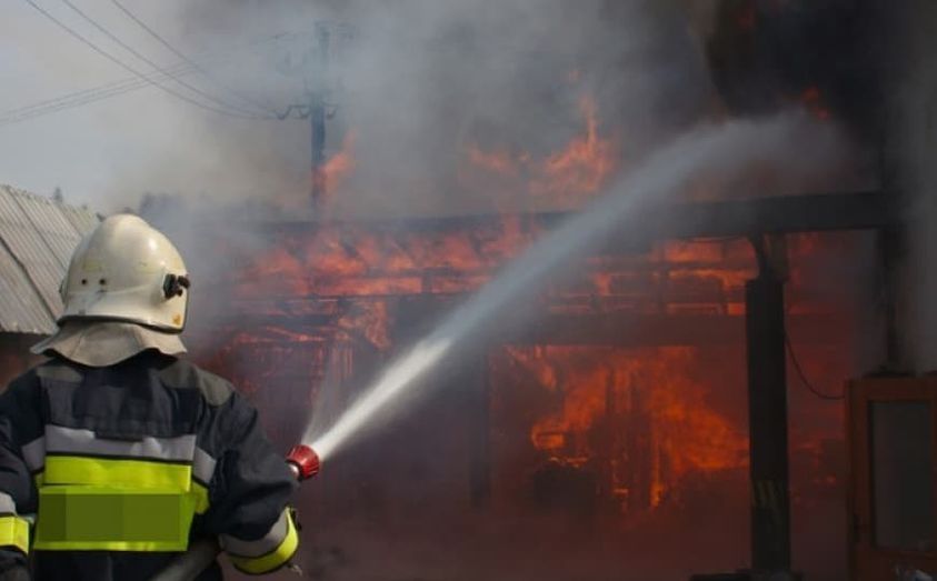 Požar u kladionici u Sarajevu: Hitna intervencija vatrogasaca