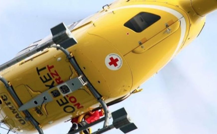 Radnik (32) iz BiH teško povrijeđen tokom izvođenja šumskih radova, helikopterom prevezen u bolnicu