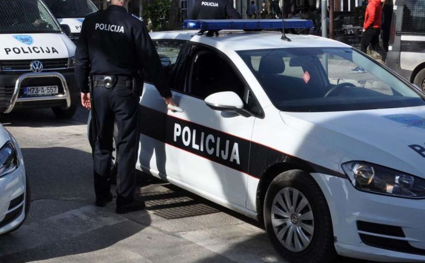 Detalji saobraćajne nesreće u BiH: Maloljetnik pao sa motocikla, teško je povrijeđen