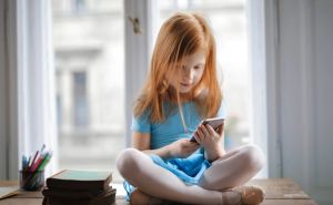 Zakon o zaštiti djece: Da li će u EU biti uvedena „kontrola chatova“?