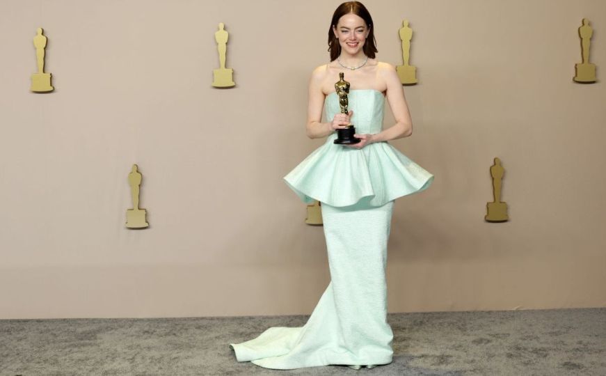 Emma Stone očarava: Pogledajte kombinaciju koju je obukla na premijeri novog filma