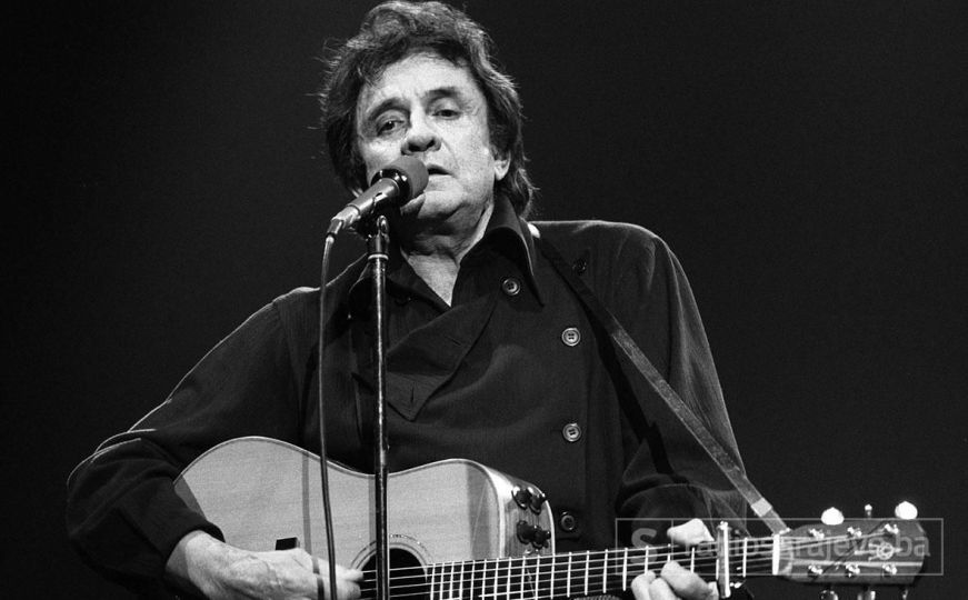 Johnny Cash ft. Dan Auerbach - Spotlight