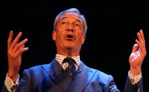 Britanski političar tvrdi: Farage bi radije lizao čizme Putinu nego pomogao Ukrajini