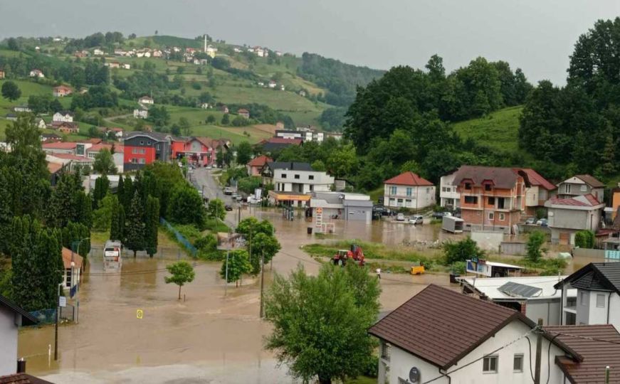 Sarajevo pruža ruku spasa: 20.000 KM pomoći za poplavljeni Bužim