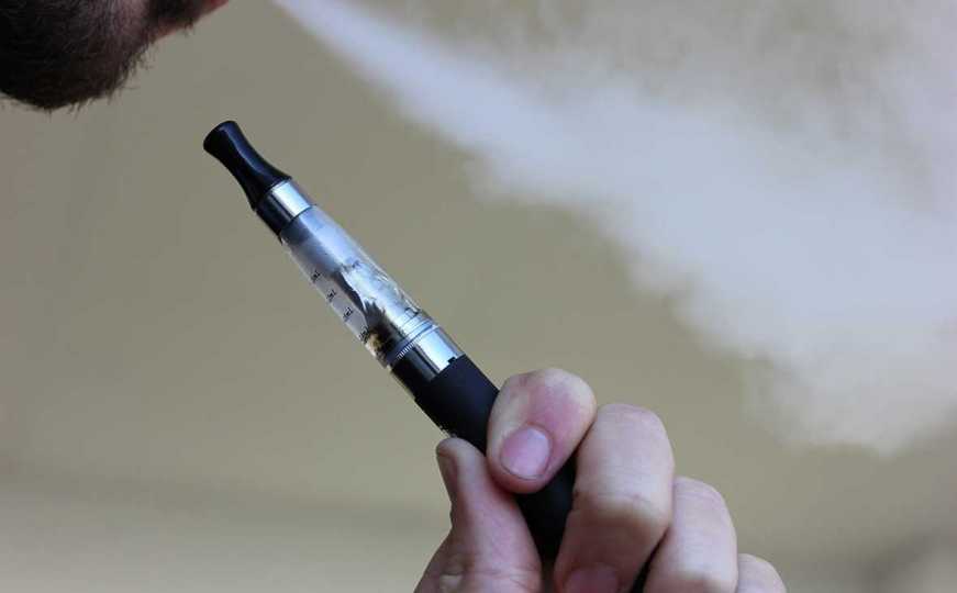 Ova država uvodi restrikcije za e-cigarete: Uskoro će se moći kupiti samo u apotekama
