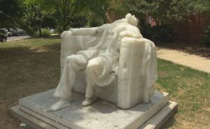 Uslijed ekstremnih vrućina u Washingtonu istopljena voštana skulptura Abe Linkolna