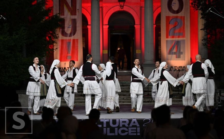 'Kultura na ulice 2024': Smotra omladinskih folklornih ansambala zasjala u Sarajevu