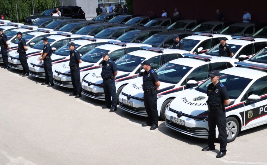 Policija u Kantonu Sarajevo dobila 76 novih vozila