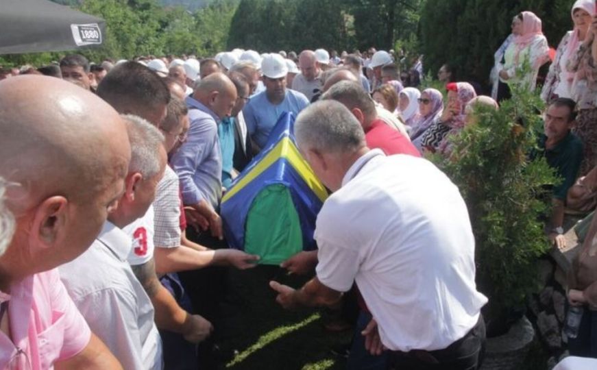 Stotine ljudi klanjalo dženazu Mirsadu Kukiću