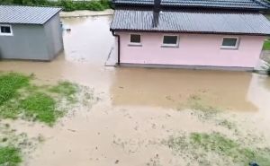 Haos u Banjoj Luci: Poplavljene kuće, garaže i dvorišta - pogledajte snimak