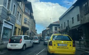 Udes kod Katedrale: Tramvaji voze samo do Skenderije, ogromne gužve u saobraćaju