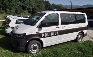 Policijska akcija u Travniku: Uhapšen muškarac zbog posjeda oružja i droge