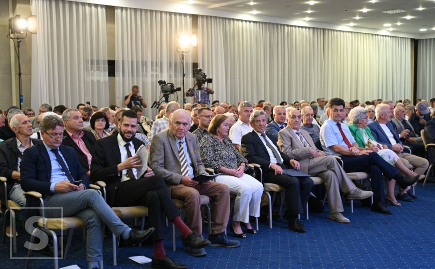 U Sarajevu održana konvencija 'Bosna je naša - bosanska': Usvojena zajednička izjava od devet tačaka