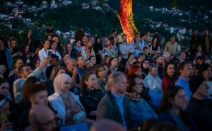 Kultura na ulice 2024 i WARM | Izložba 'A smijali su mi se', Film 'Vibe Istanbul' i koncerti DJ-eva