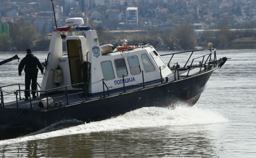 Nesreća na Savi: Nakon sudara teretnog broda i čamca jedna osoba poginula, za drugom se traga