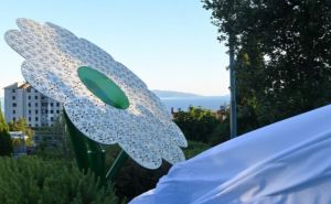 U sjećanje na žrtve genocida: U Rijeci otkriven spomenik Cvijet Srebrenice