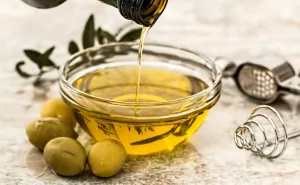 Jeste li znali sa sjajnu dobrobit maslinovog ulja? Dovoljno pola kašike dnevno, evo zbog čega