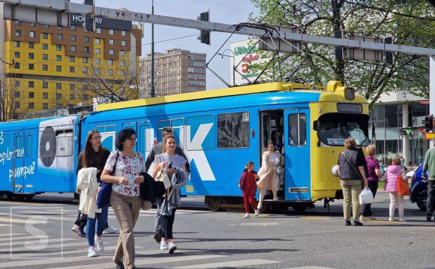 Šta se dešava u Sarajevu: Tek što je proradio tramvajski saobraćaj, opet došlo do zastoja