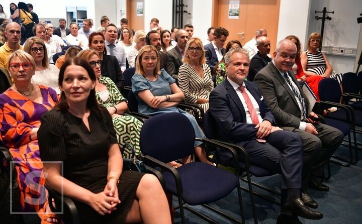 Sattler na tematskoj konferenciji održanoj u Sarajevu : Slobodni mediji kao srž demokratskog društva