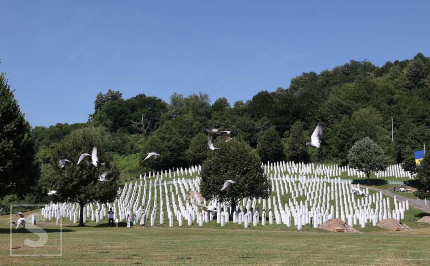 Memorijalni let golubova povodom 29. godišnjice genocida u Srebrenici