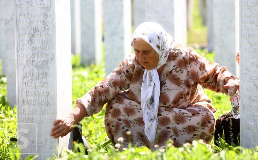 Reporterska ekipa Radiosarajevo.ba među majkama Srebrenice u Memorijalnom centru u Potočarima